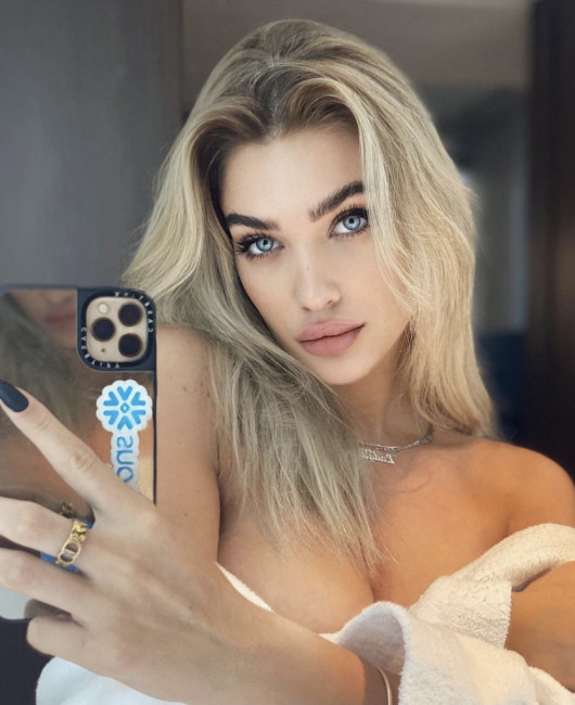 Luxury escort Paris